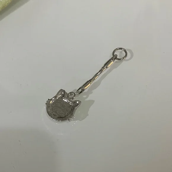 Hello Kitty cz / rhinestone charm - Picture 3 of 5